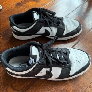 Nike Women's Black and White Low-Top Sneakers